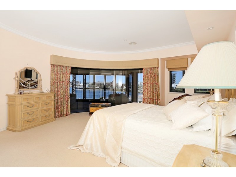 2 Dolphin Drive, Mandurah WA 6210