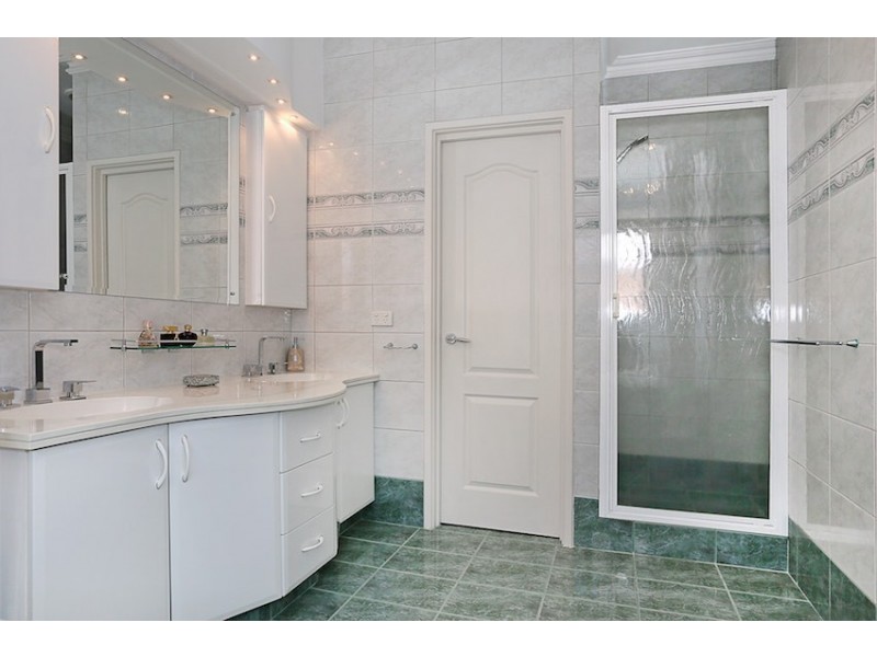 2 Dolphin Drive, Mandurah WA 6210