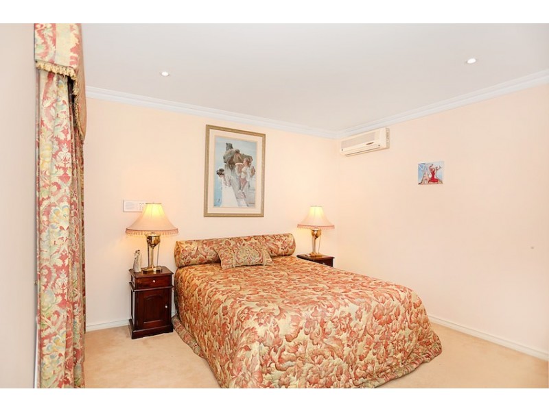 2 Dolphin Drive, Mandurah WA 6210