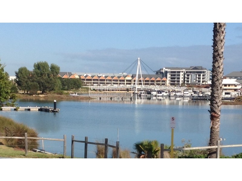 2 Dolphin Drive, Mandurah WA 6210