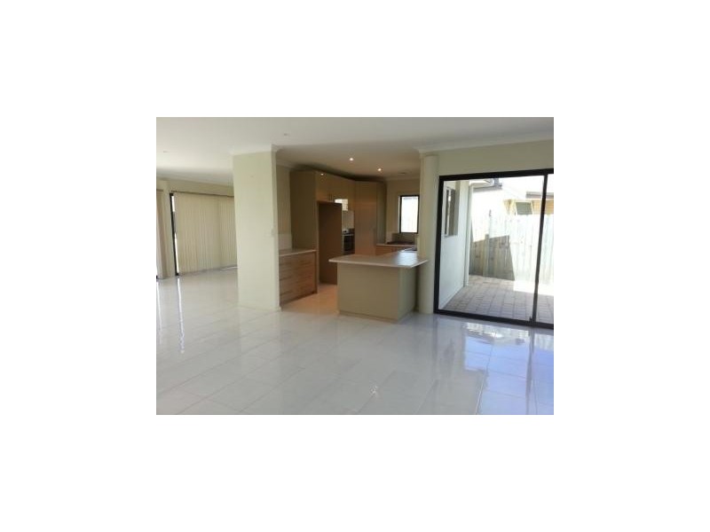 92 Hudson Drive, Dudley Park WA 6210