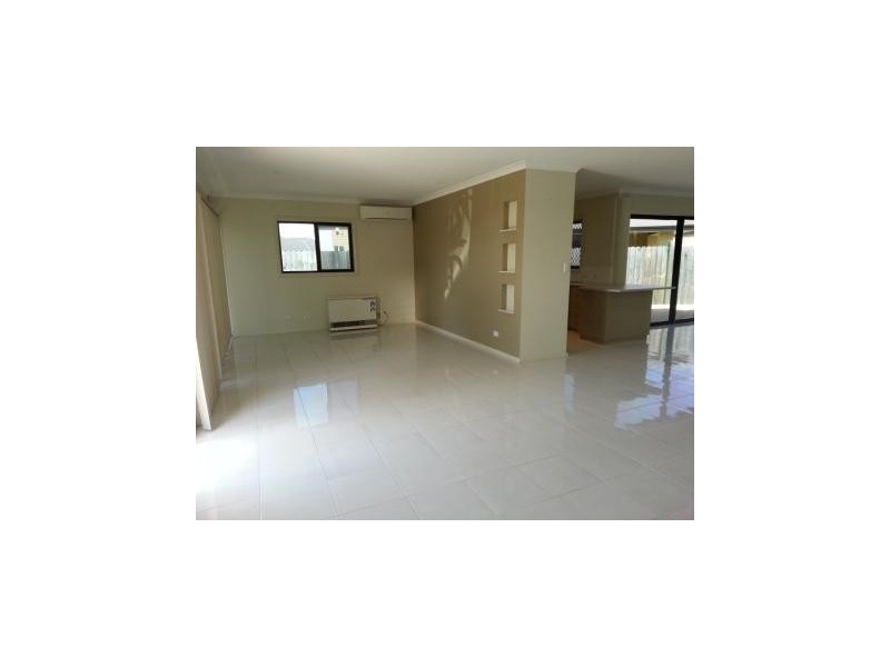 92 Hudson Drive, Dudley Park WA 6210