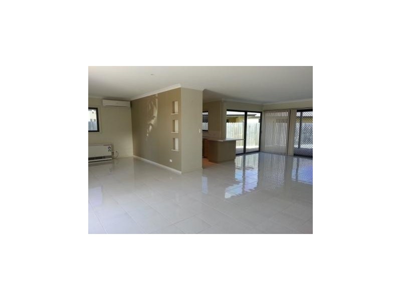 92 Hudson Drive, Dudley Park WA 6210