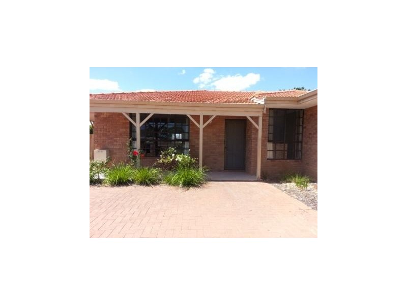 30 Leslie Street, Dudley Park WA 6210