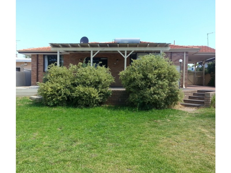 30 Leslie Street, Dudley Park WA 6210