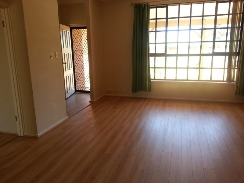 30 Leslie Street, Dudley Park WA 6210