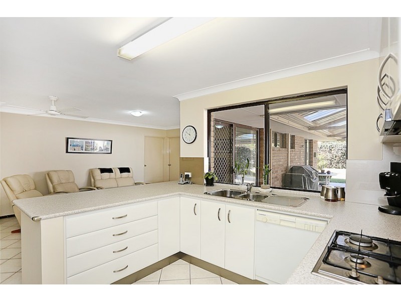 6 Tennyson Avenue, Halls Head WA 6210