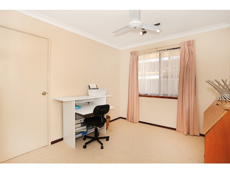 6 Tennyson Avenue, Halls Head WA 6210