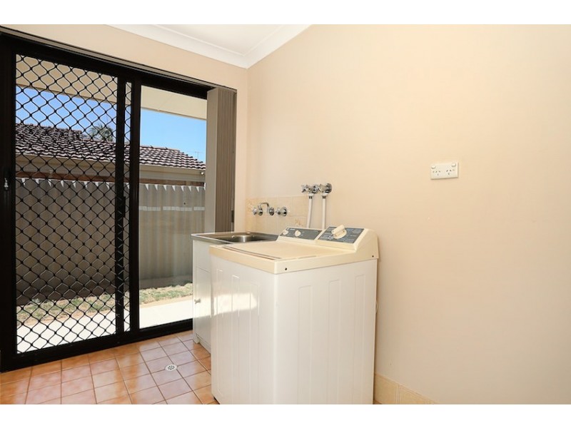 6 Tennyson Avenue, Halls Head WA 6210