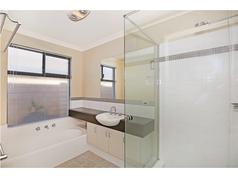 66 Buckingham Drive, Wannanup WA 6210