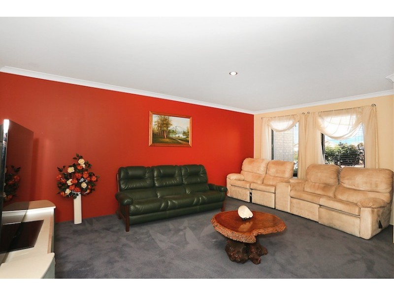 6 Discovery Cove, Halls Head WA 6210