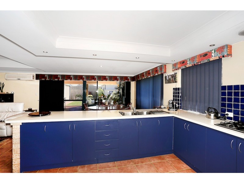 6 Discovery Cove, Halls Head WA 6210