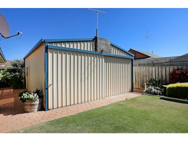 6 Discovery Cove, Halls Head WA 6210