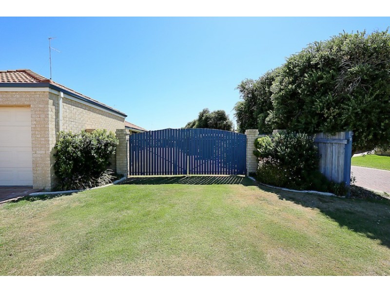 6 Discovery Cove, Halls Head WA 6210