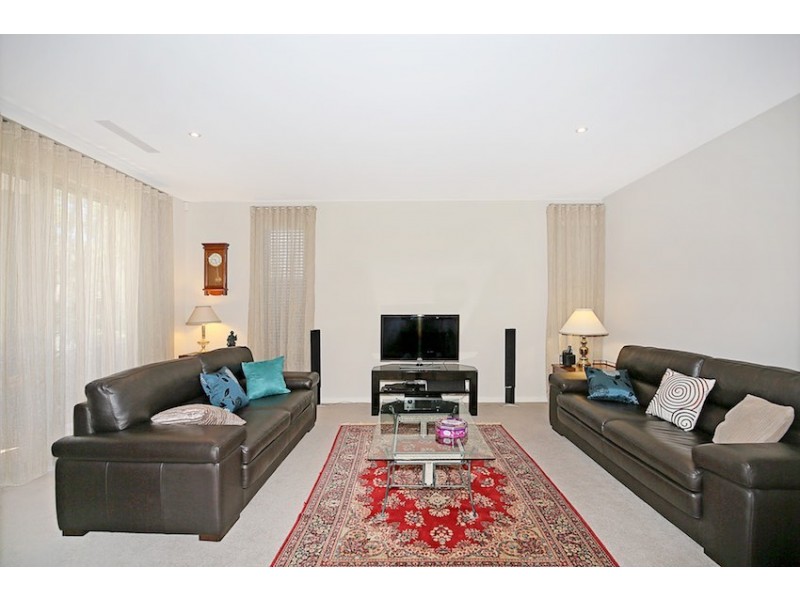 17 Whimbrel Crescent, Coodanup WA 6210