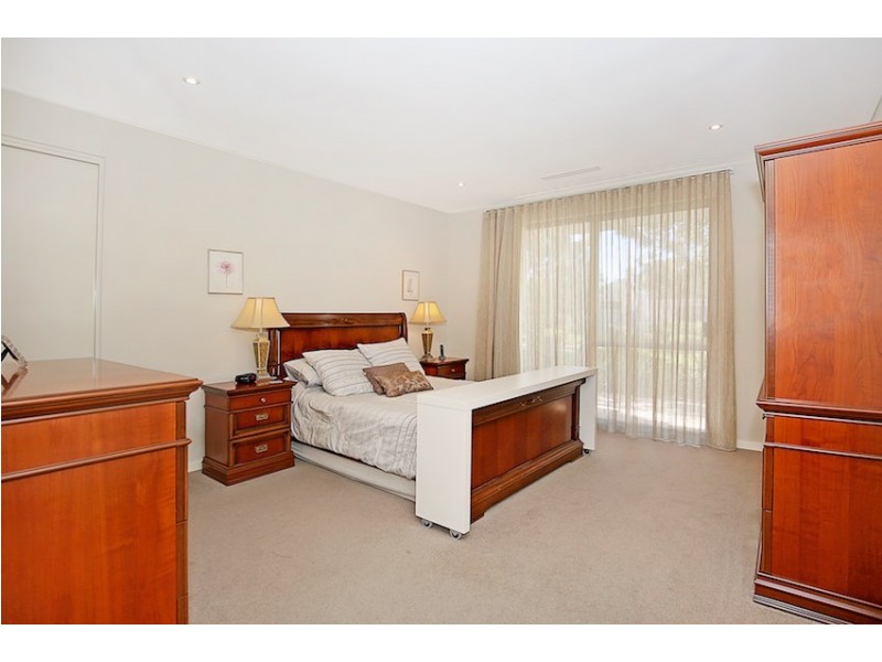 17 Whimbrel Crescent, Coodanup WA 6210