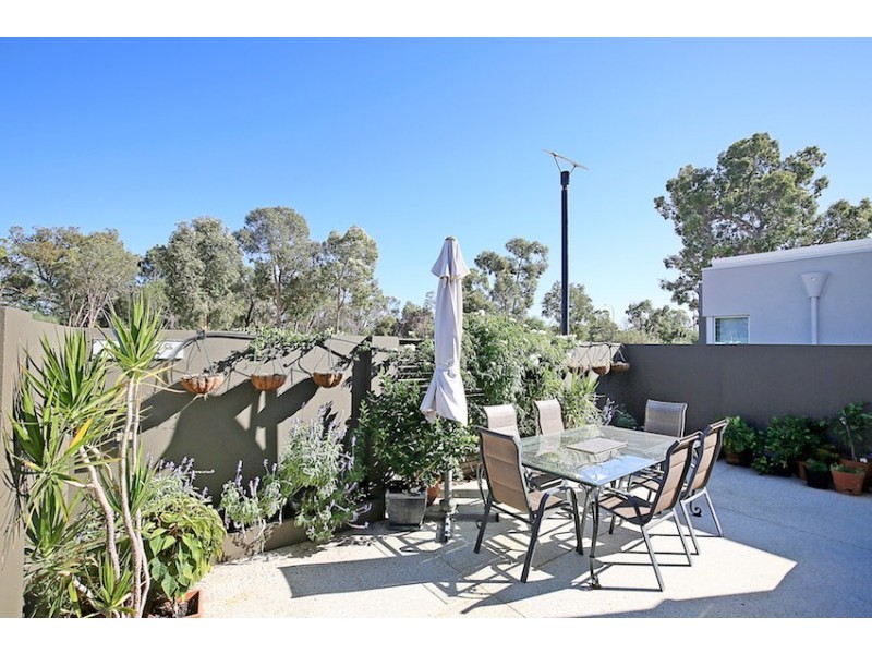 17 Whimbrel Crescent, Coodanup WA 6210