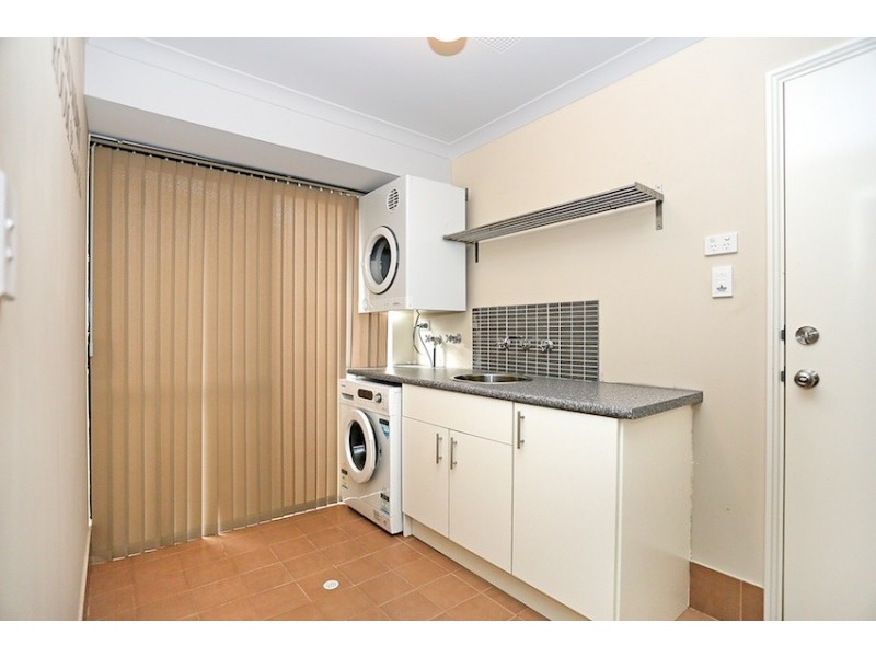 63 Karon Vista, Halls Head WA 6210