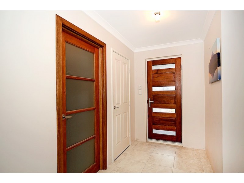 215 Peelwood Parade, Halls Head WA 6210