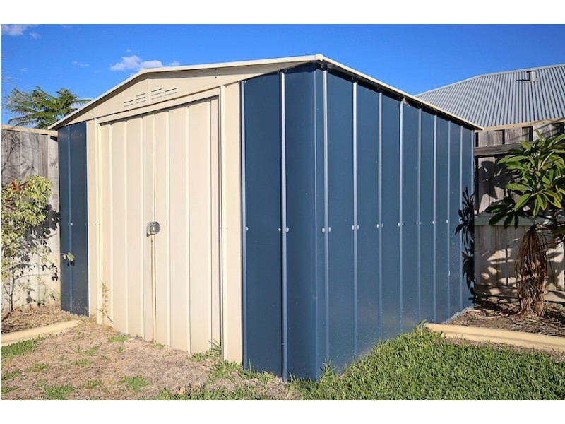 215 Peelwood Parade, Halls Head WA 6210