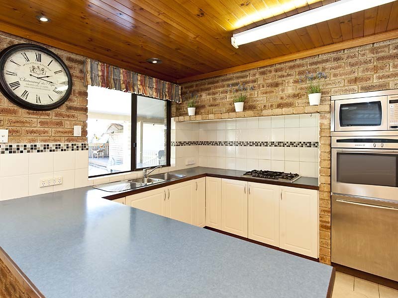 4 Talia Place, Dudley Park WA 6210