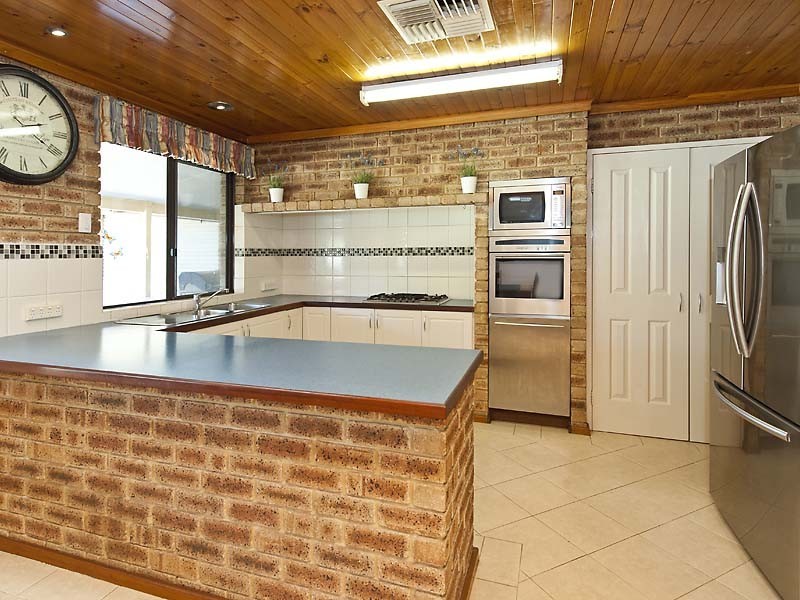 4 Talia Place, Dudley Park WA 6210