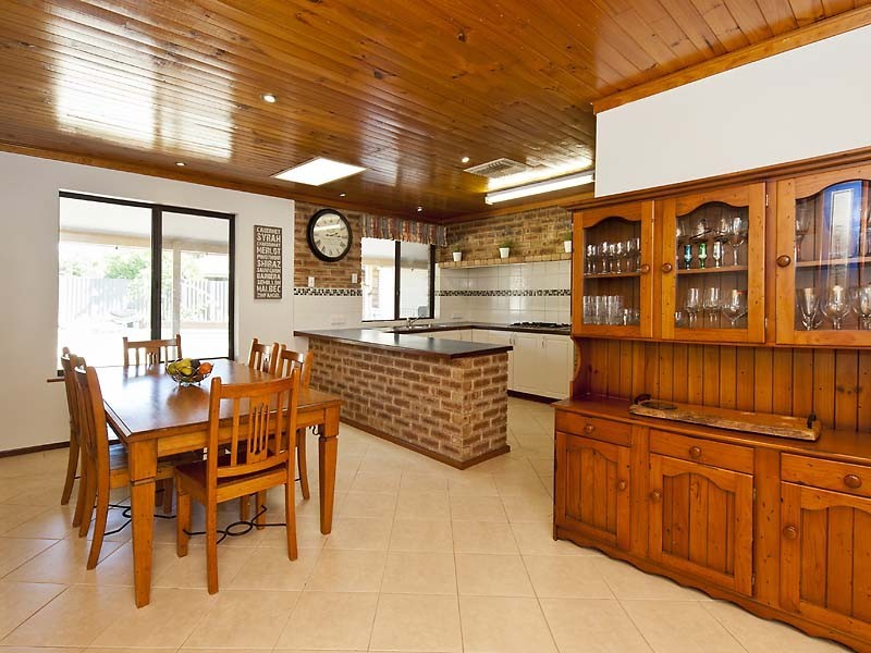 4 Talia Place, Dudley Park WA 6210