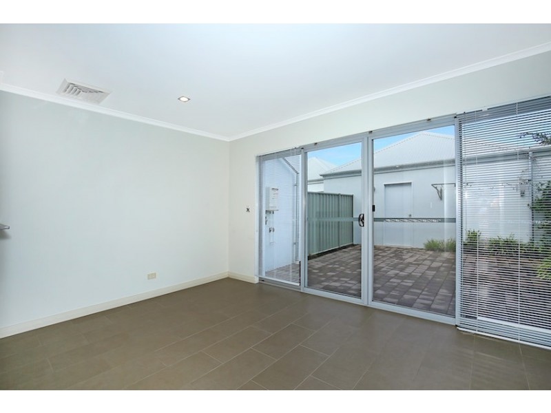 30/5 Bower Drive, Erskine WA 6210