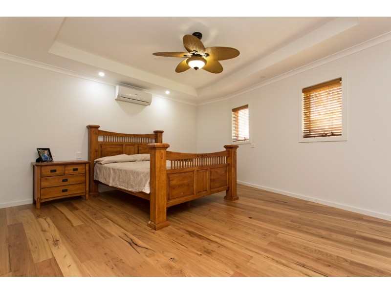 1 Curlew Street, Dudley Park WA 6210