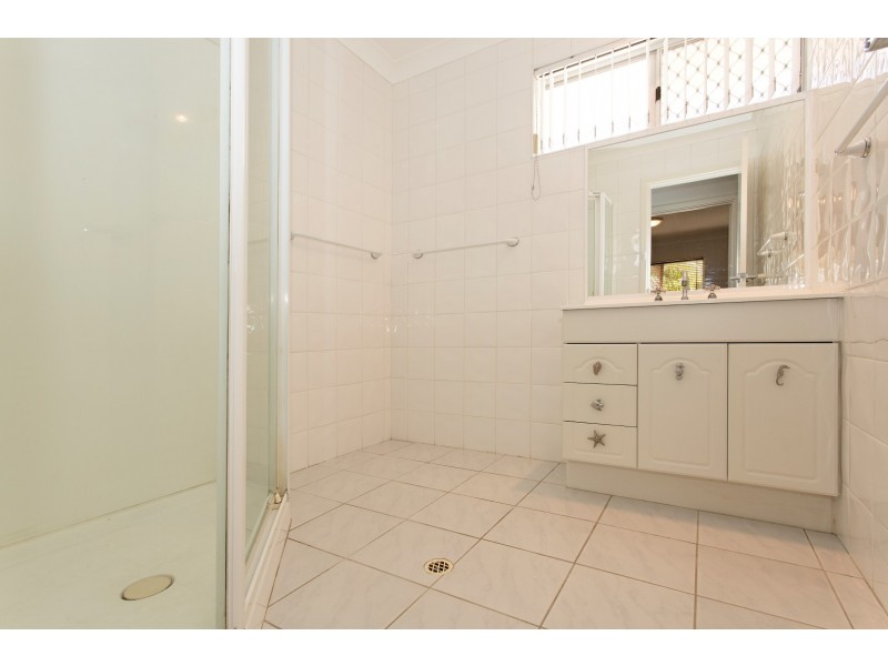 1 Curlew Street, Dudley Park WA 6210