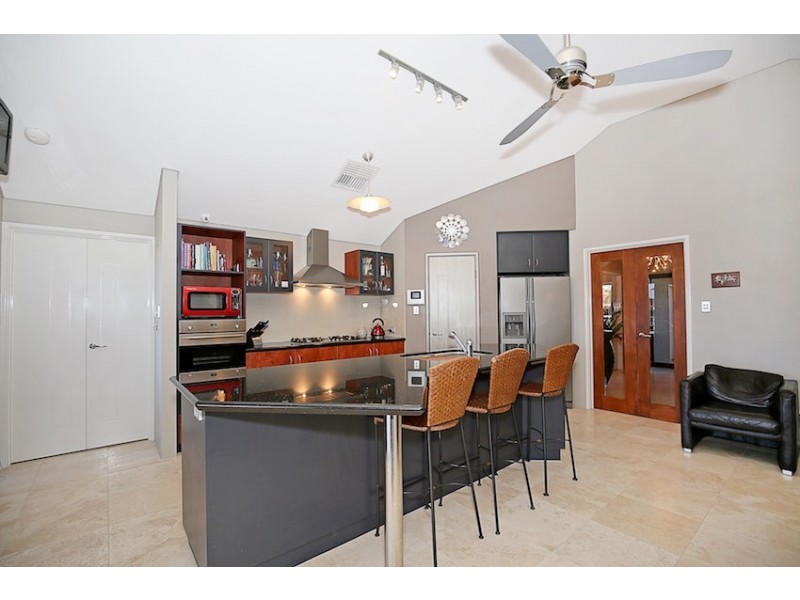 39 Erins Isle, Dudley Park WA 6210