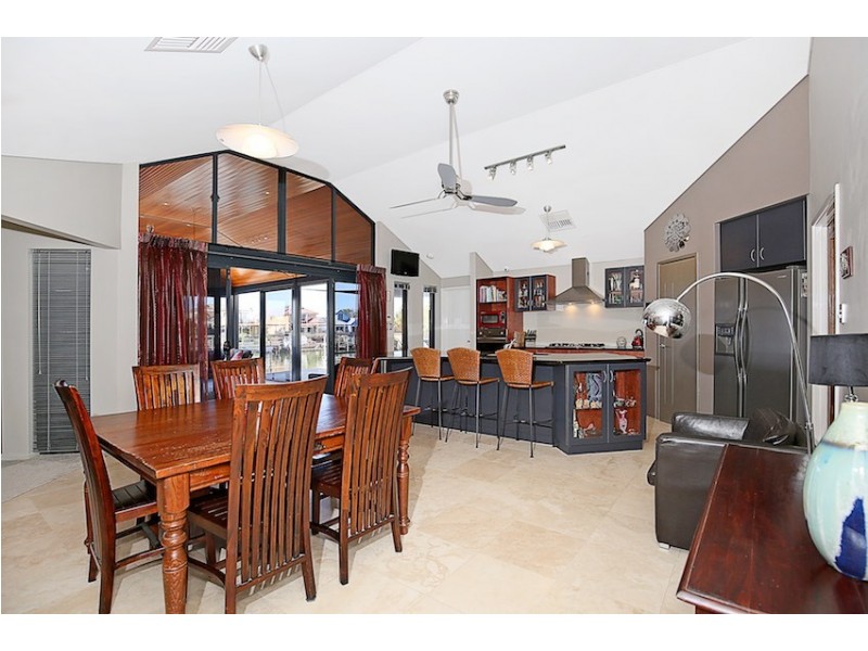 39 Erins Isle, Dudley Park WA 6210