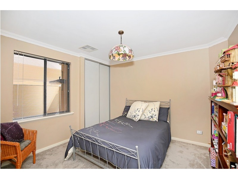 39 Erins Isle, Dudley Park WA 6210