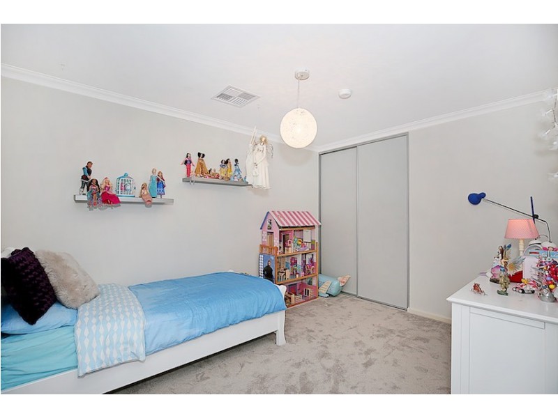 39 Erins Isle, Dudley Park WA 6210