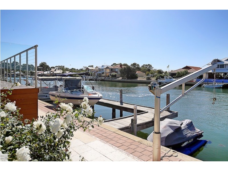 39 Erins Isle, Dudley Park WA 6210