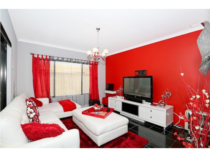 49 Warburton Trail, Lakelands WA 6180