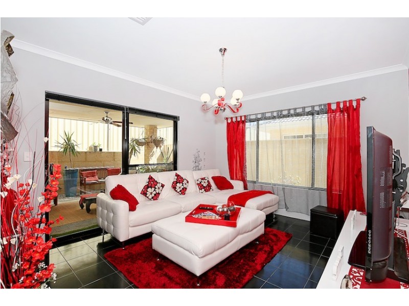 49 Warburton Trail, Lakelands WA 6180