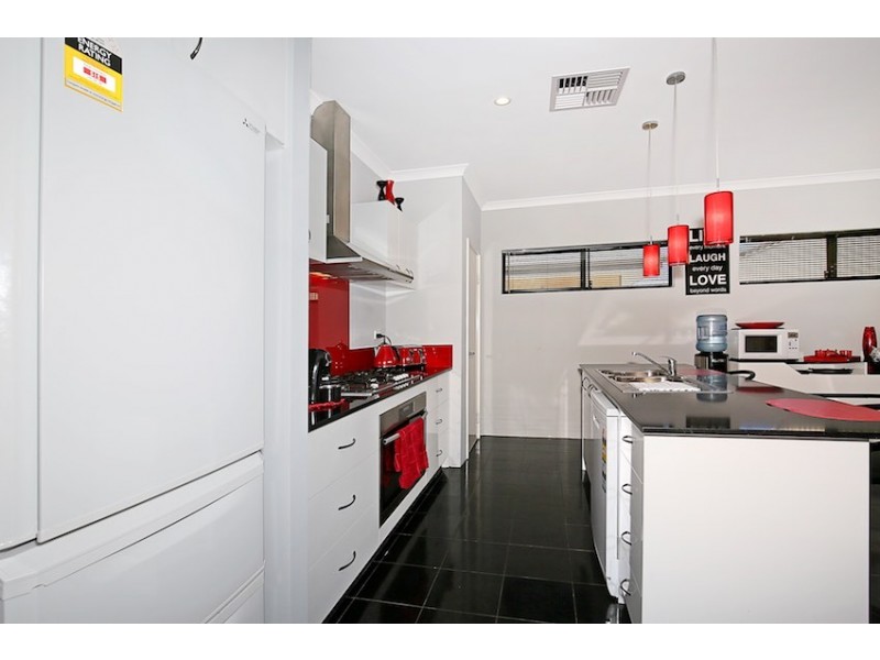 49 Warburton Trail, Lakelands WA 6180