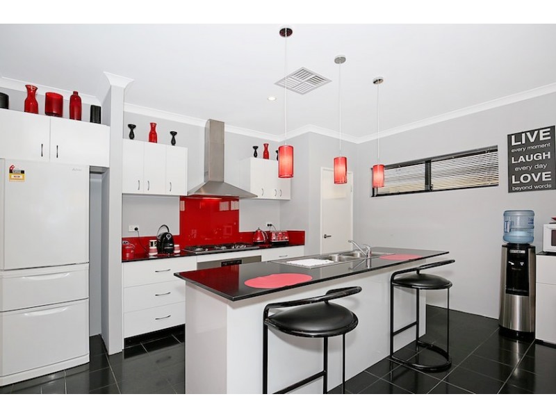 49 Warburton Trail, Lakelands WA 6180