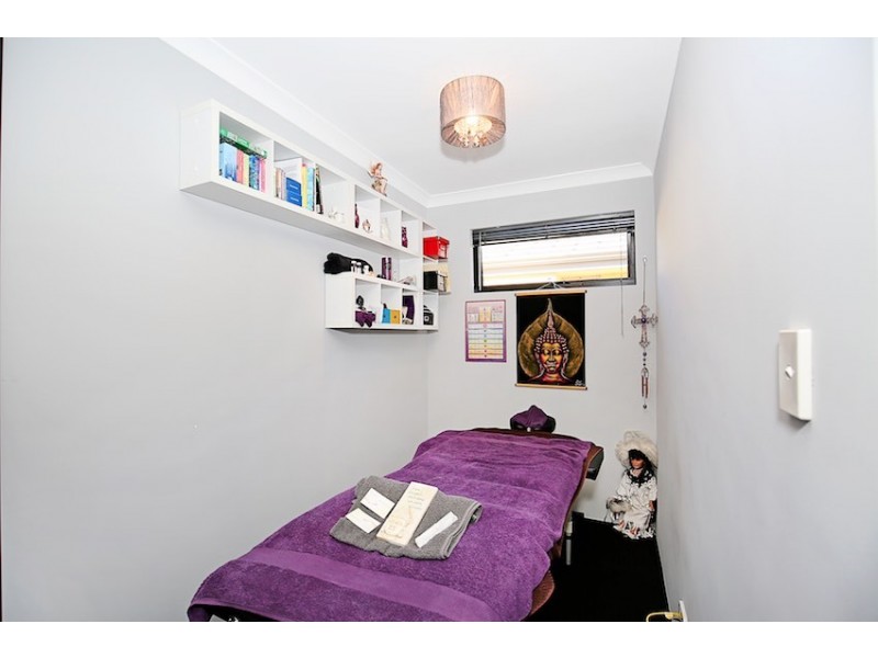 49 Warburton Trail, Lakelands WA 6180