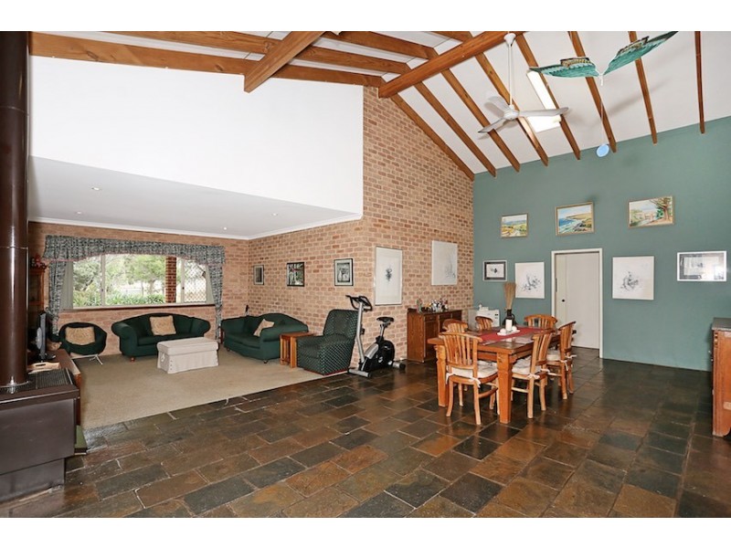 79 Tuart Grove Avenue, Lake Clifton WA 6215