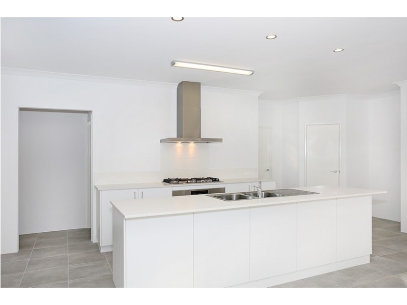 25 Longmeadow Vista, Meadow Springs WA 6210