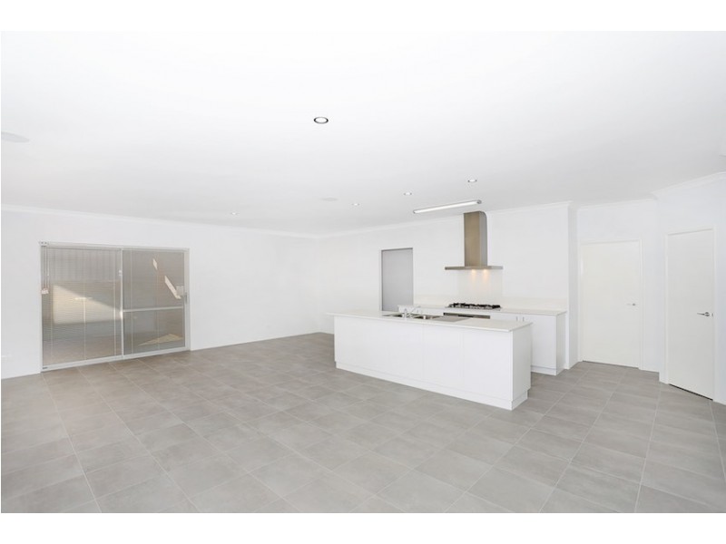 25 Longmeadow Vista, Meadow Springs WA 6210