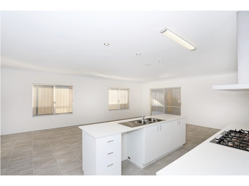 25 Longmeadow Vista, Meadow Springs WA 6210