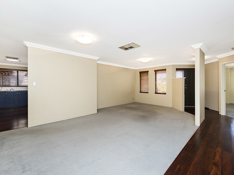 5 Lilly Pilly Lookout, Halls Head WA 6210