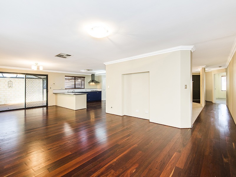 5 Lilly Pilly Lookout, Halls Head WA 6210