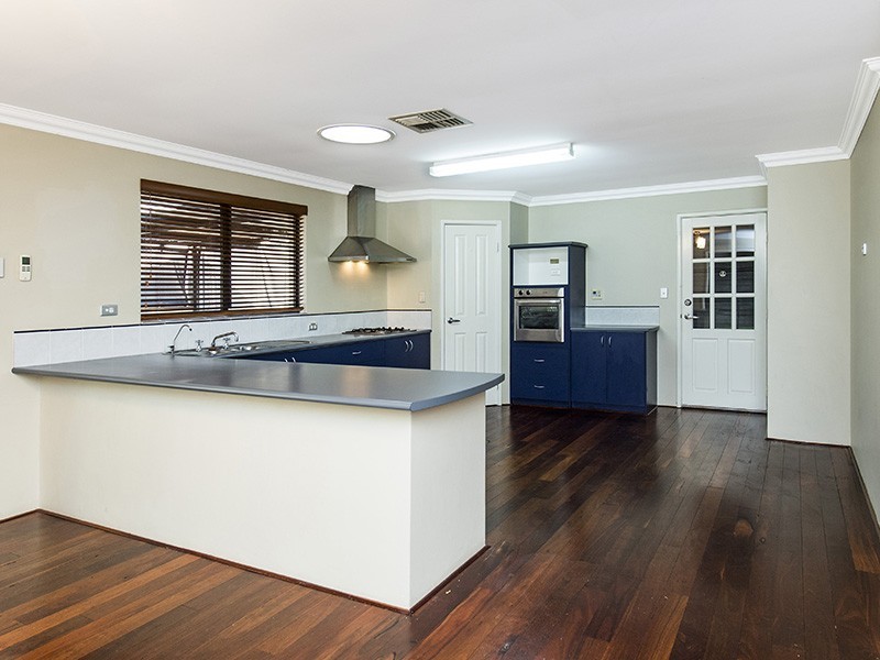 5 Lilly Pilly Lookout, Halls Head WA 6210