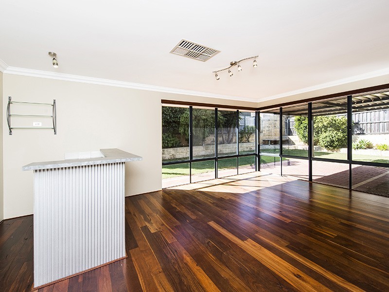 5 Lilly Pilly Lookout, Halls Head WA 6210