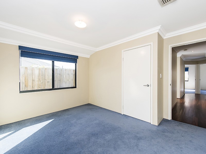 5 Lilly Pilly Lookout, Halls Head WA 6210