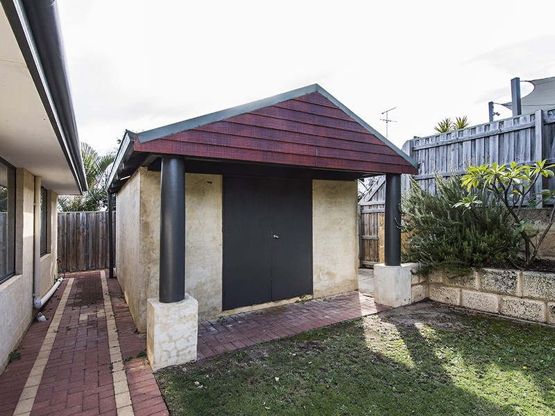 5 Lilly Pilly Lookout, Halls Head WA 6210